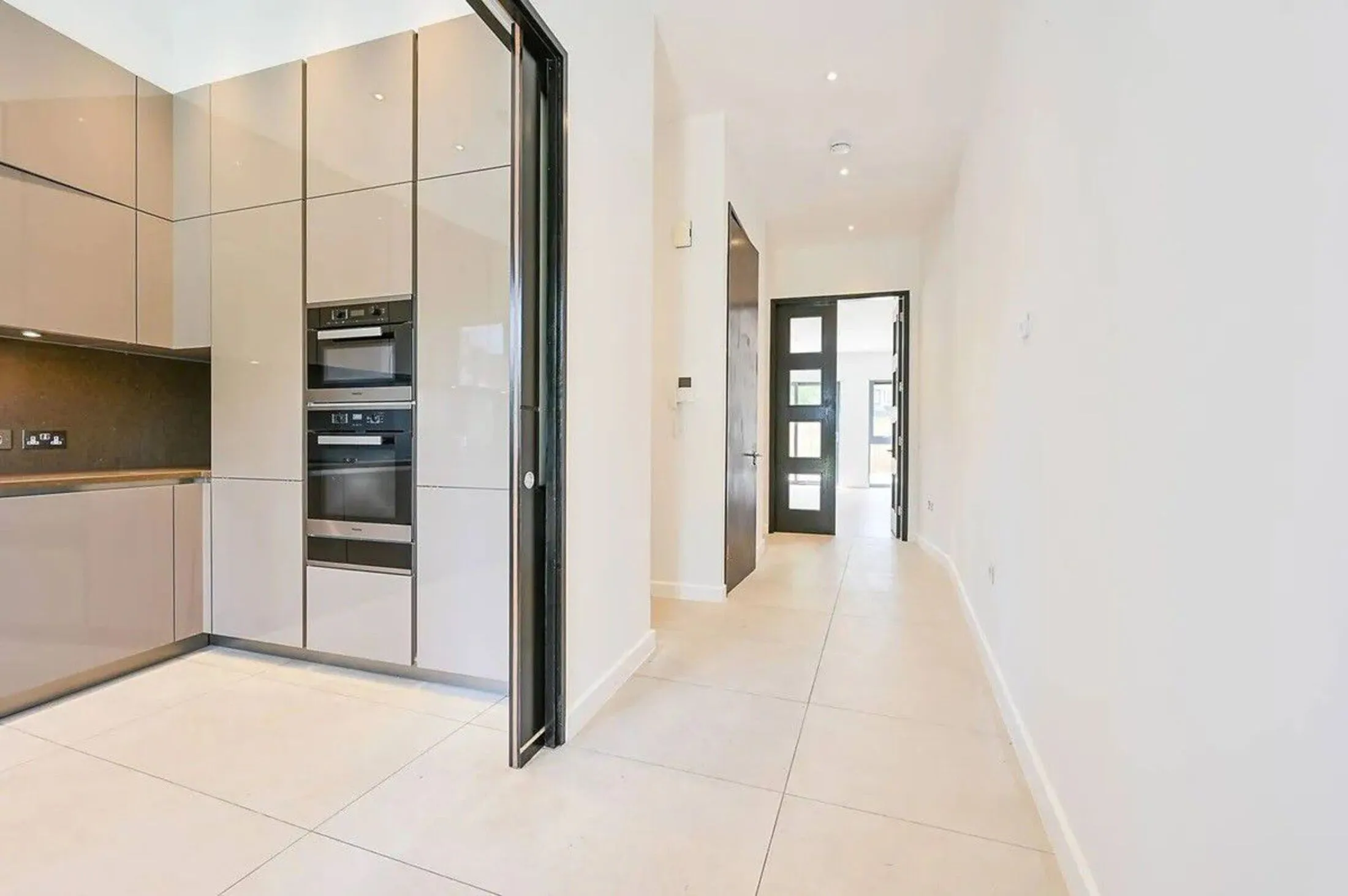 House Gunnersbury Mews in Greater London