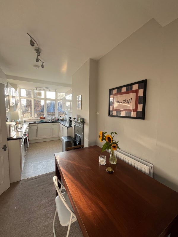 Room Kennington Road in Greater London