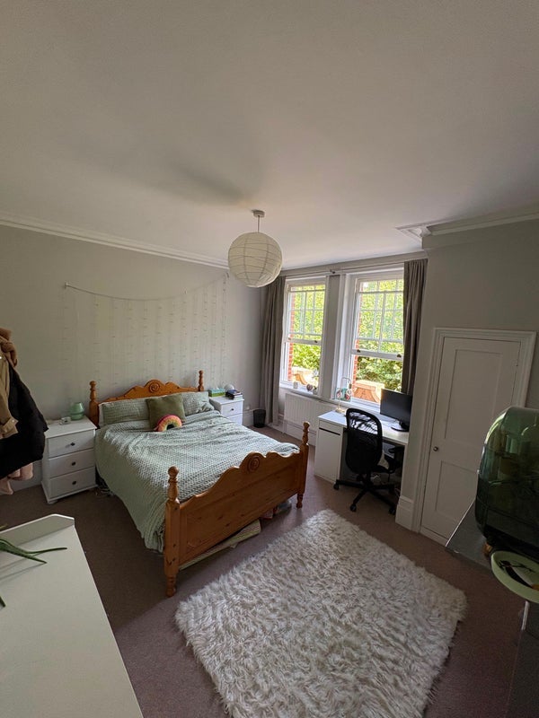 Room Kennington Road in Greater London