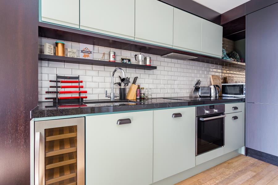 Flat Cobblestone Square in Greater London