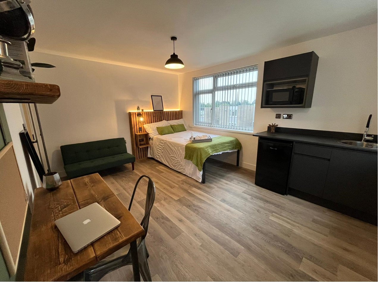Flat Bideford Drive in Birmingham