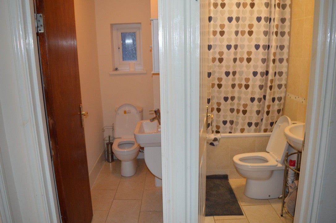 Room Clova Road in Greater London