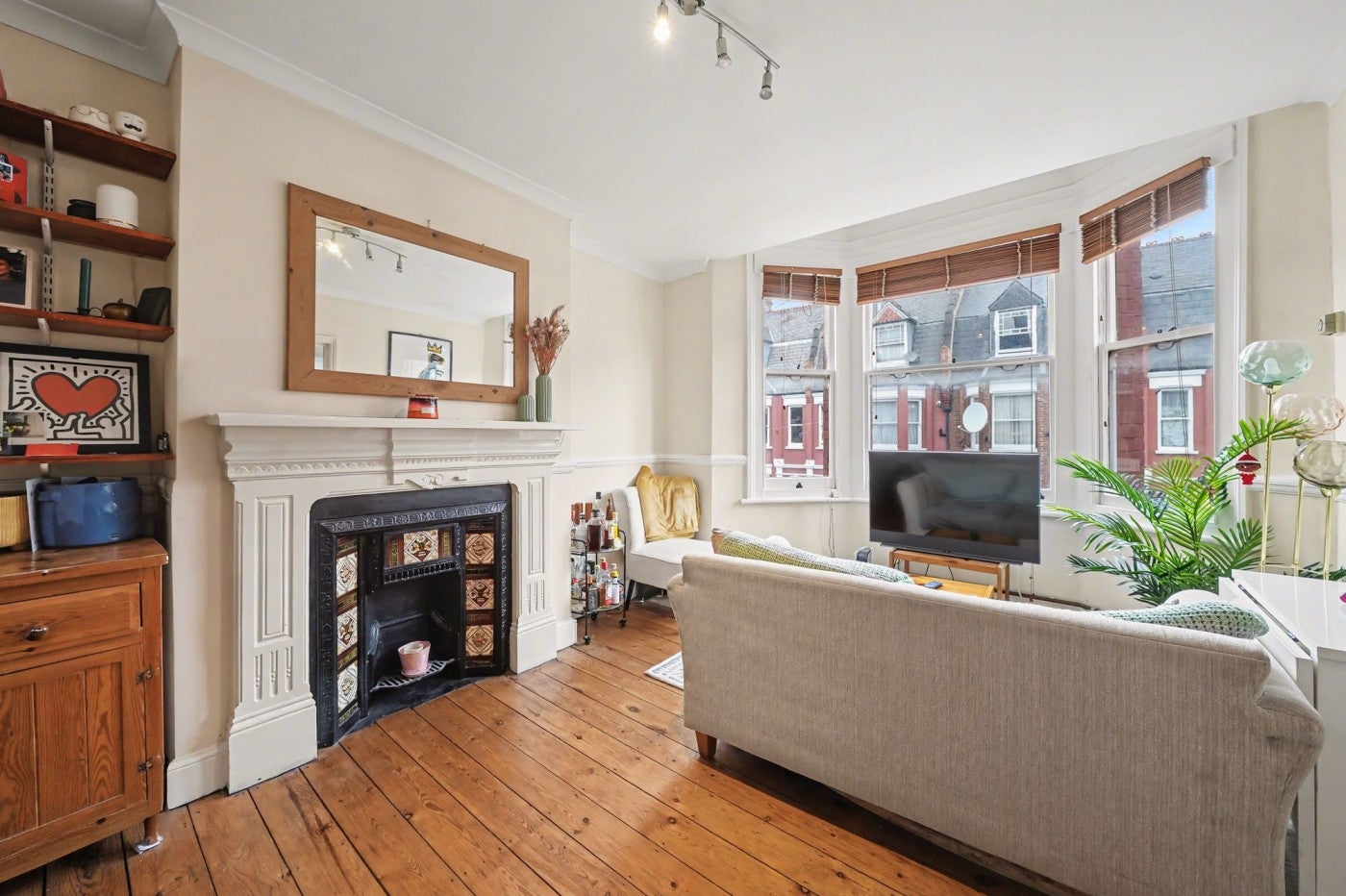 Flat Birnam Road in Greater London