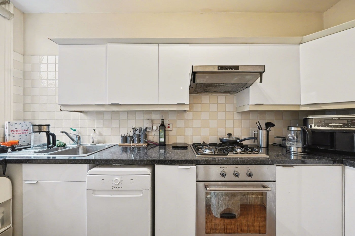 Flat Birnam Road in Greater London
