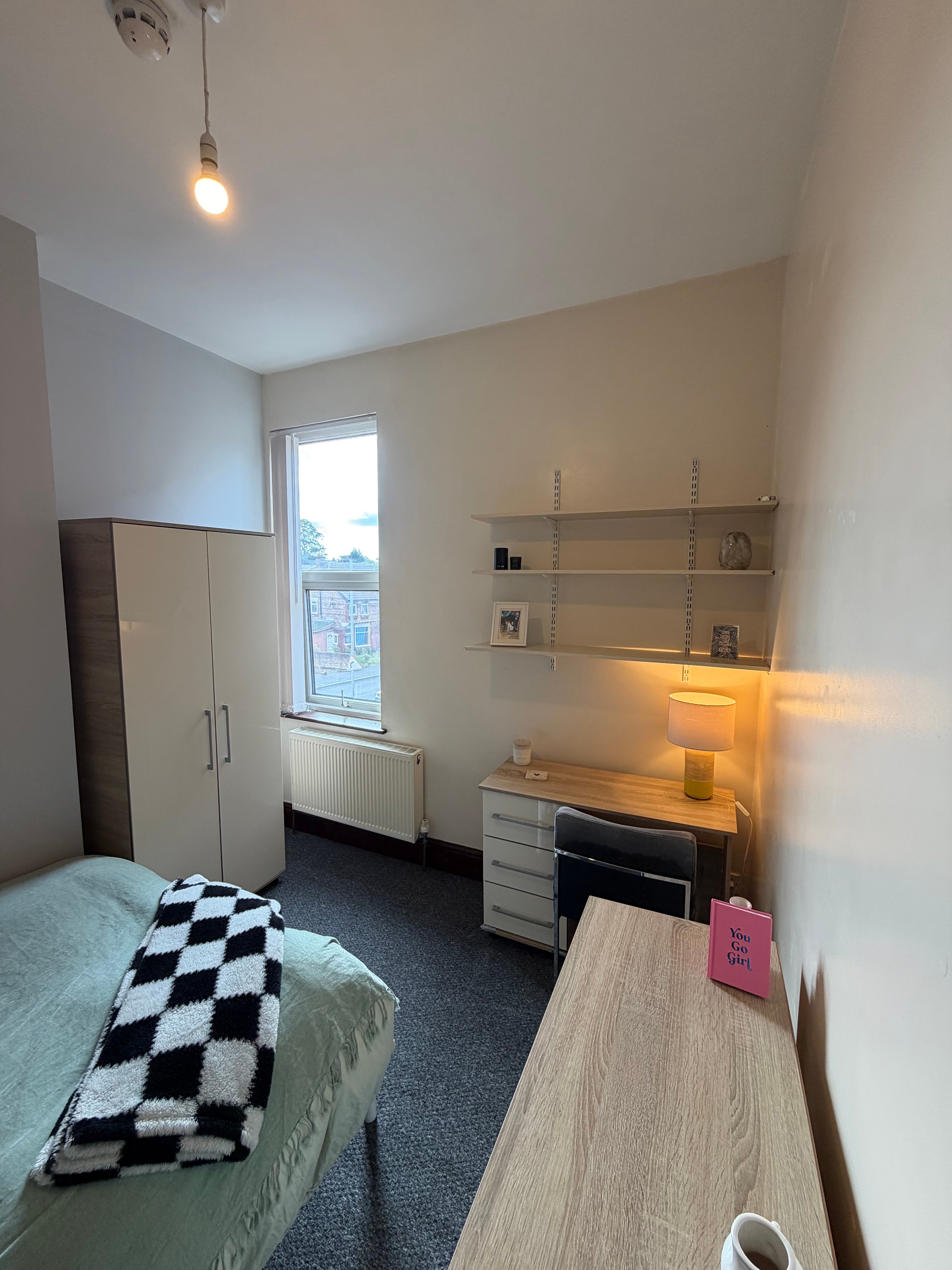 Room Richmond Grove in Manchester