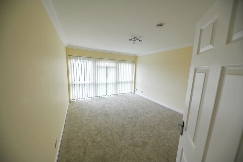 Flat Warfield Avenue in Waterlooville