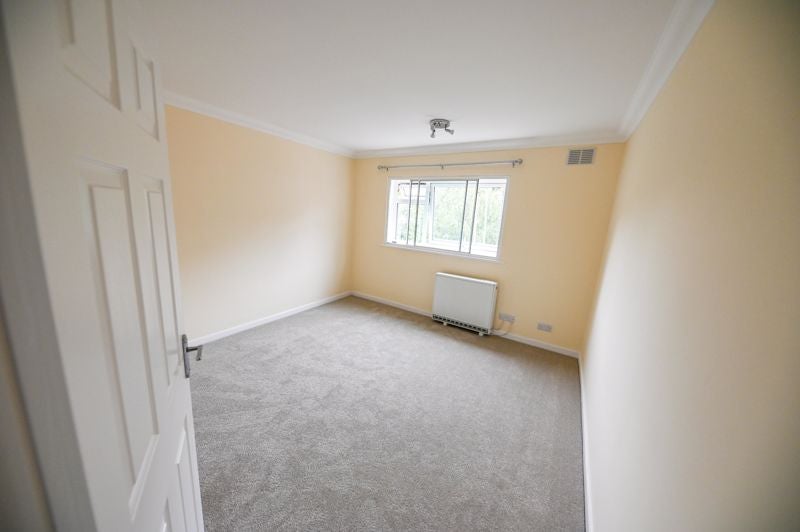 Flat Warfield Avenue in Waterlooville