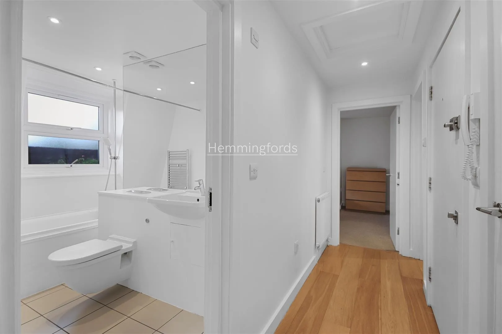 Flat Belgrave Street in Greater London