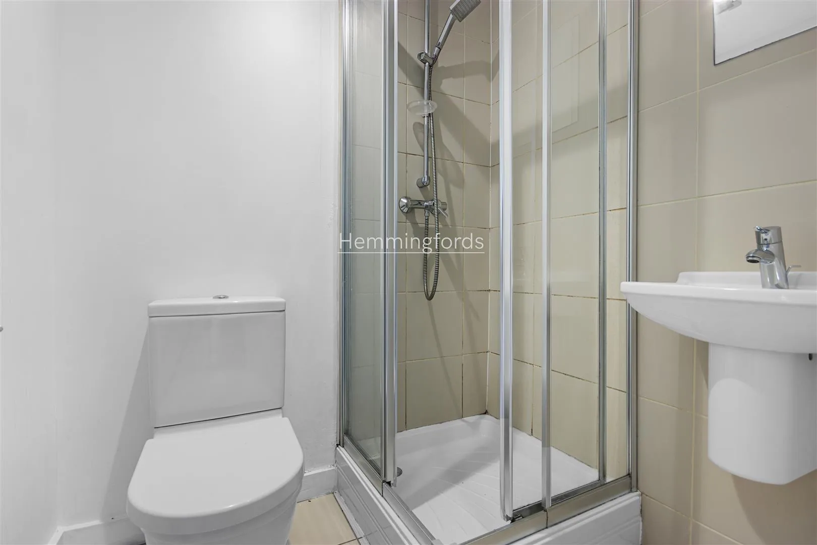 Flat Belgrave Street in Greater London