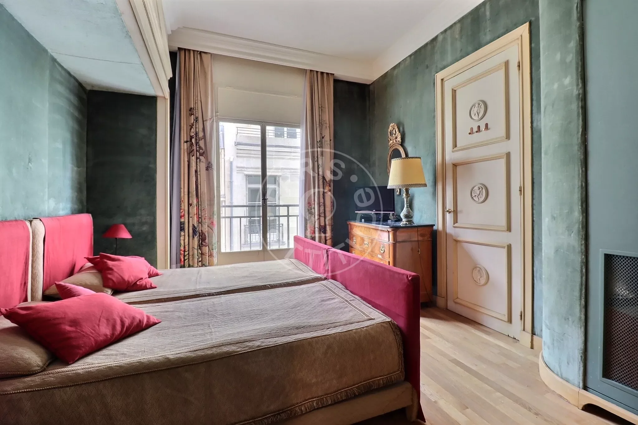 Appartement Avenue Matignon à Paris