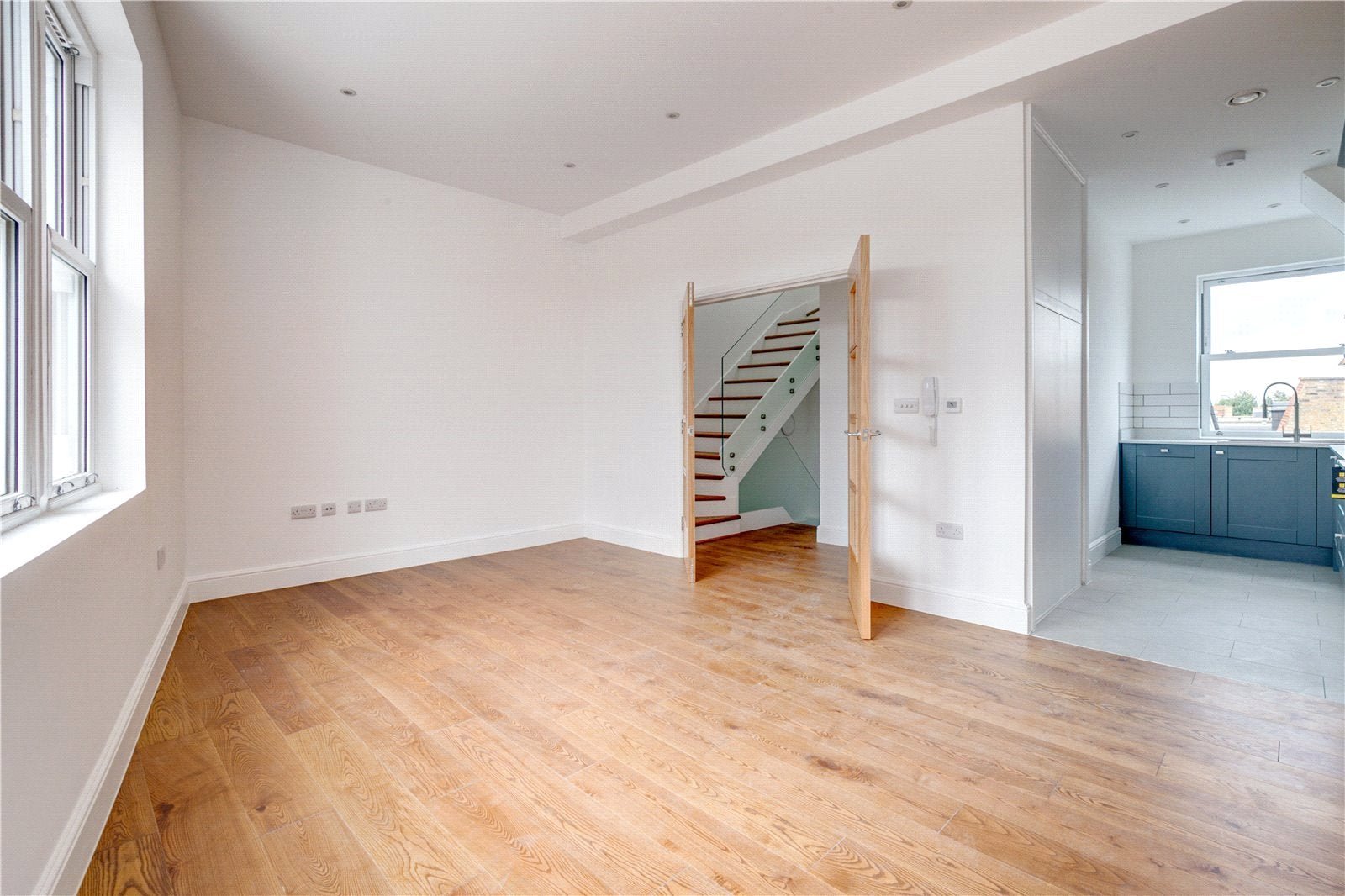 Flat Fulham Palace Road in Greater London