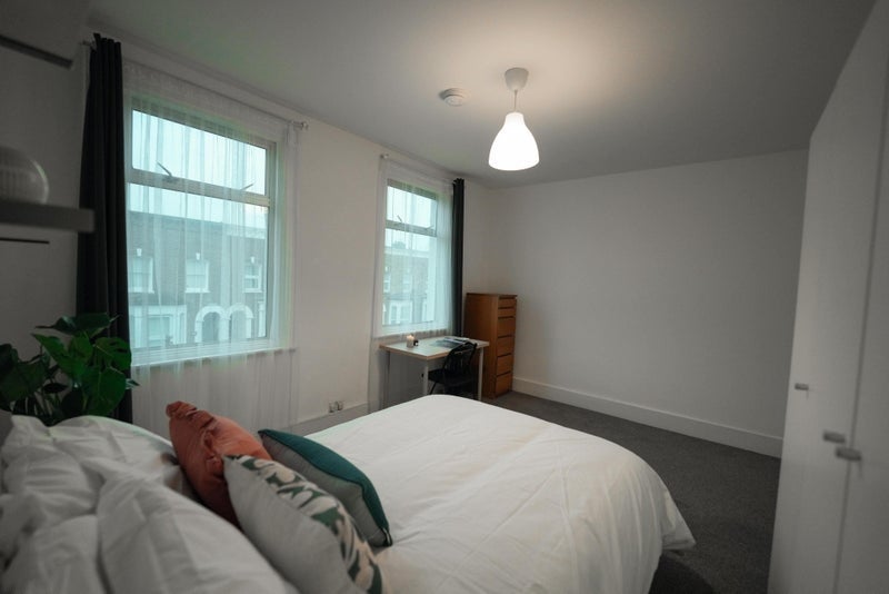 Room Alloa Road in Greater London