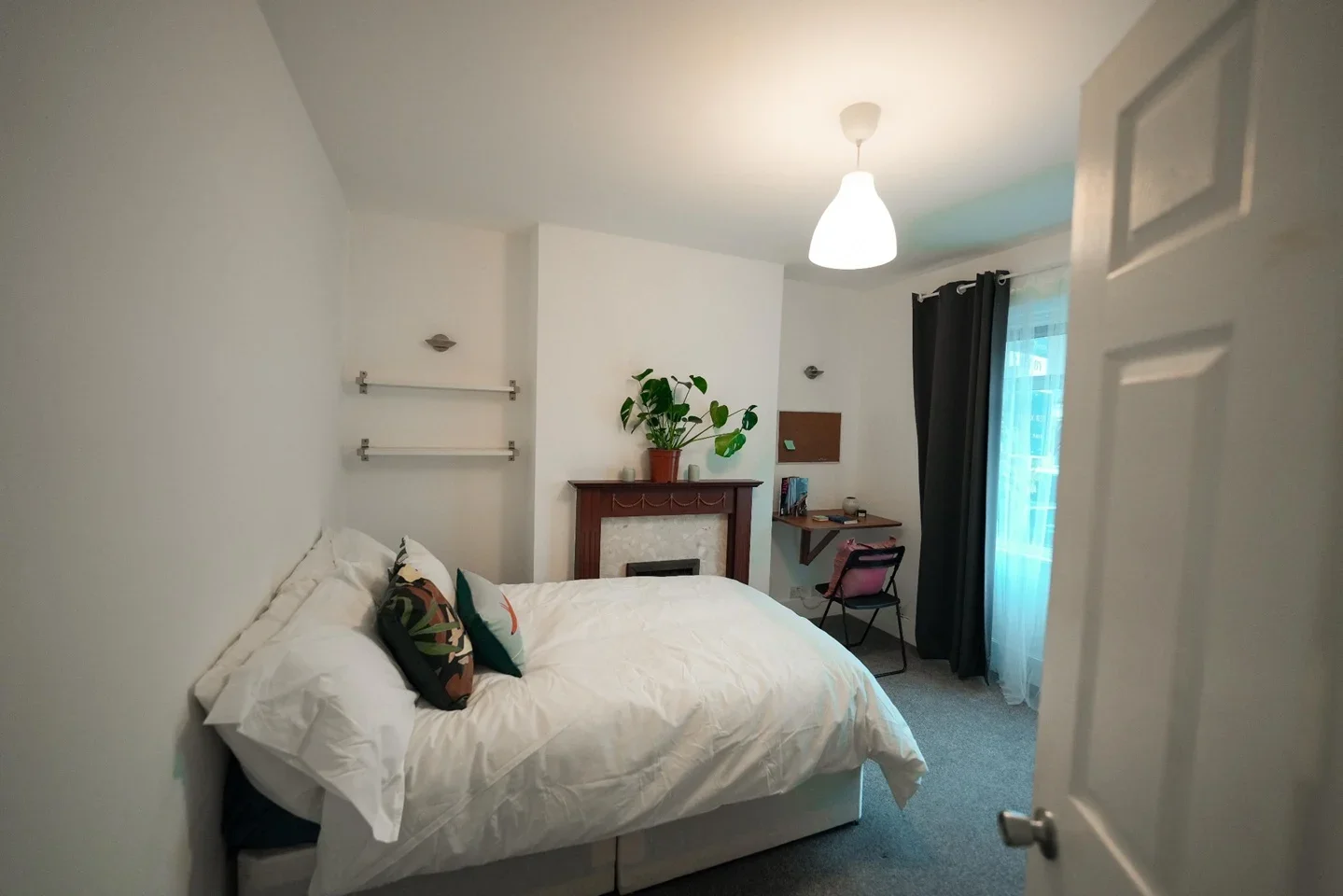 Room Alloa Road in Greater London
