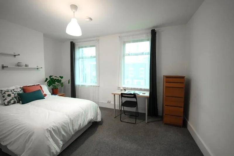 Room Alloa Road in Greater London
