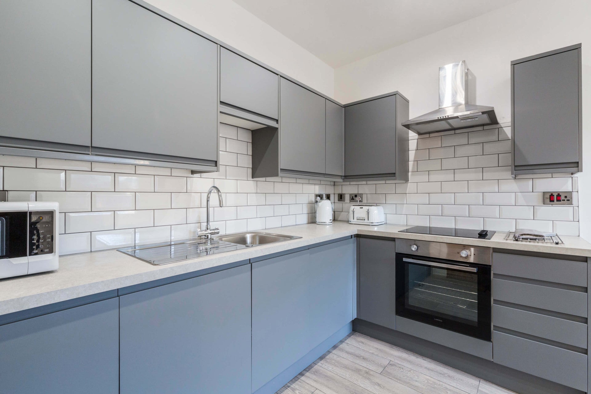 Room Woodsley Road in Leeds