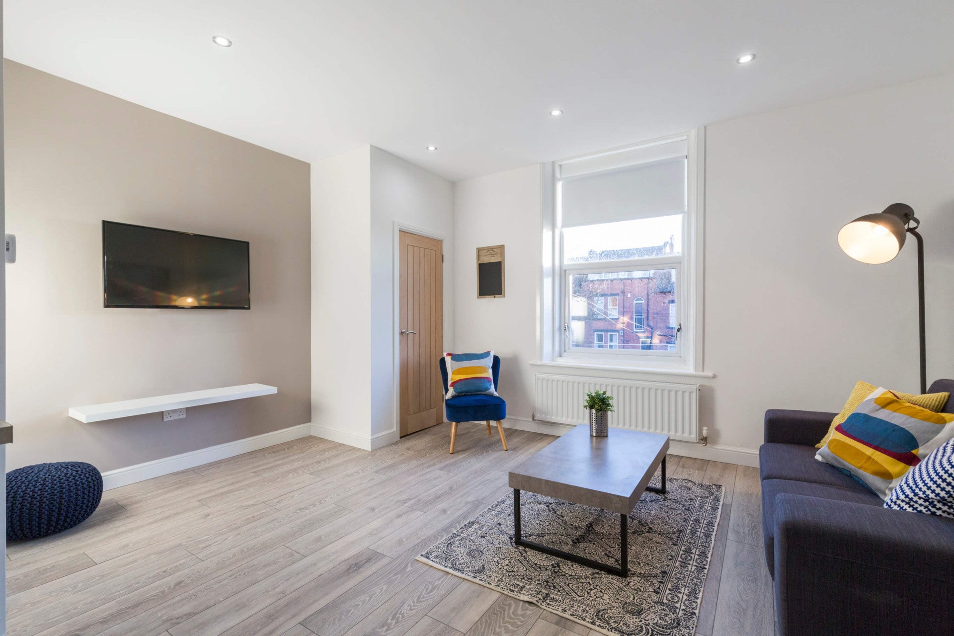 Room Woodsley Road in Leeds