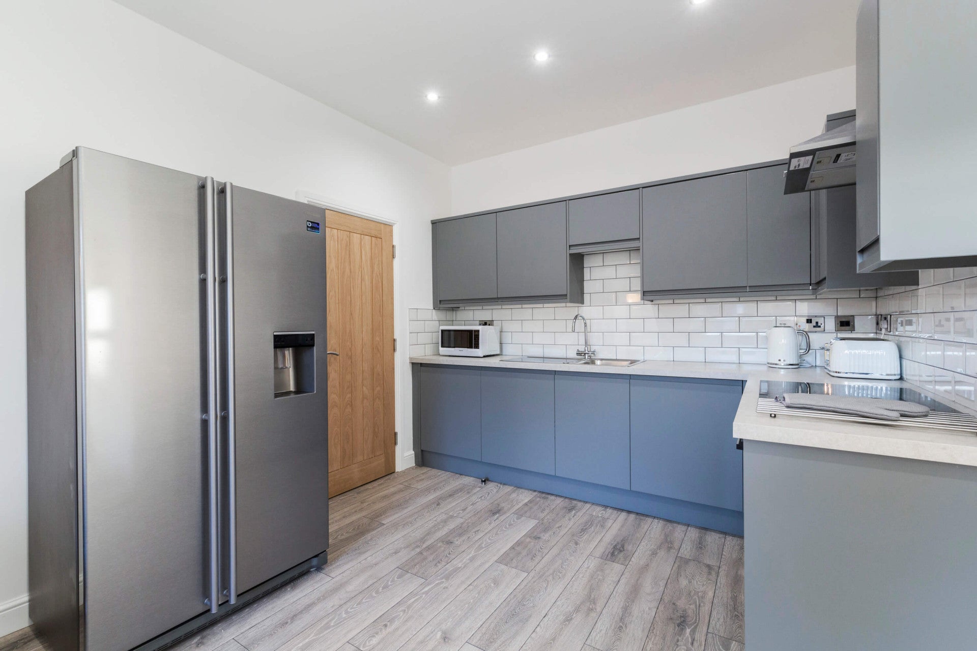 Room Woodsley Road in Leeds