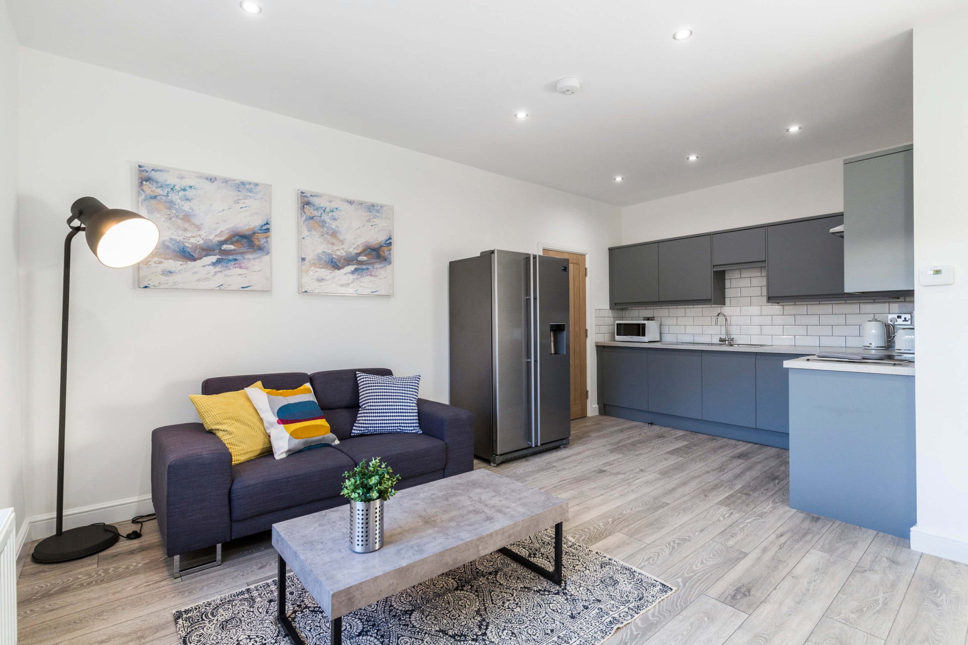 Room Woodsley Road in Leeds