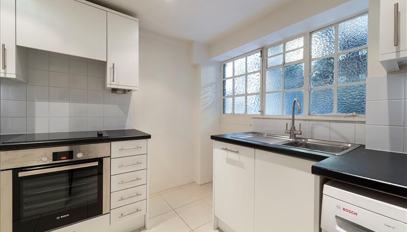 Flat Fulham Road in Greater London