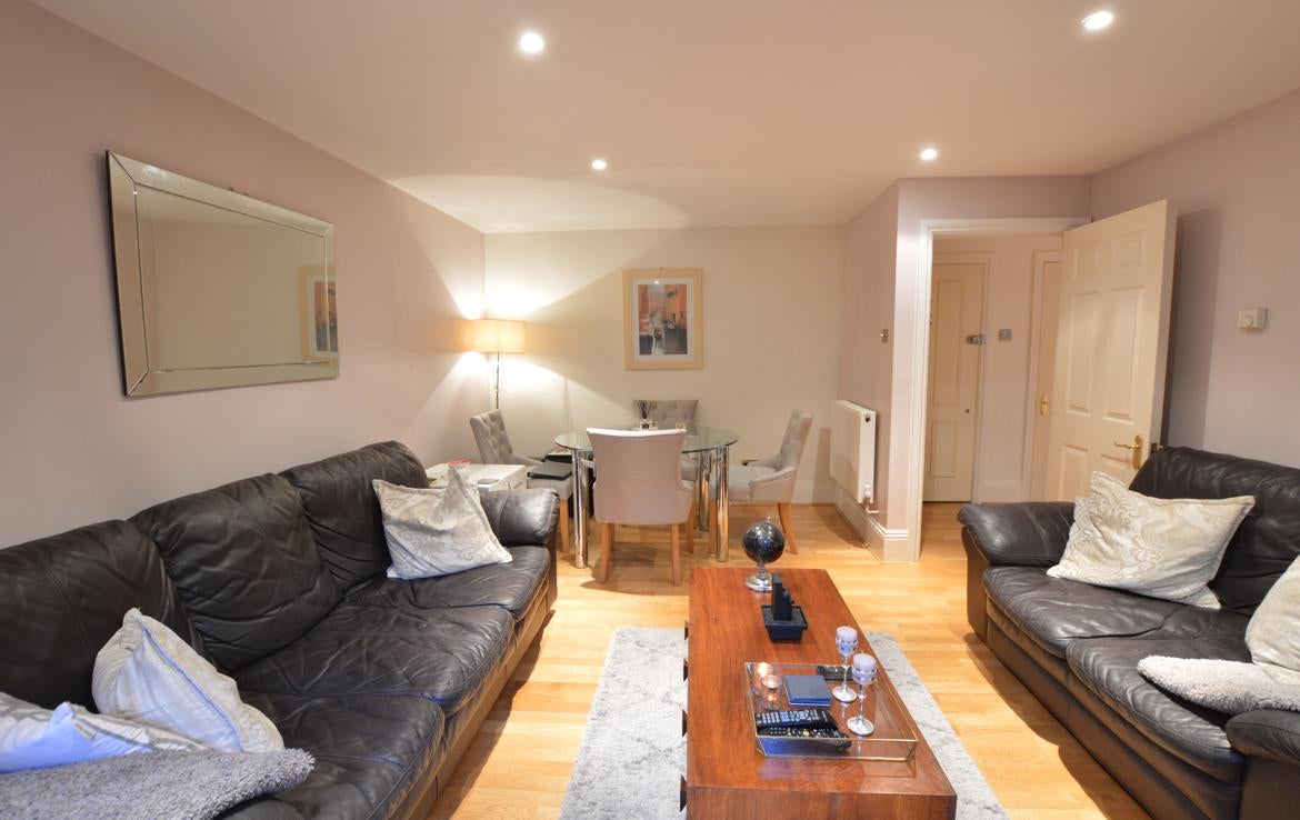 Flat Royal Drive in Greater London