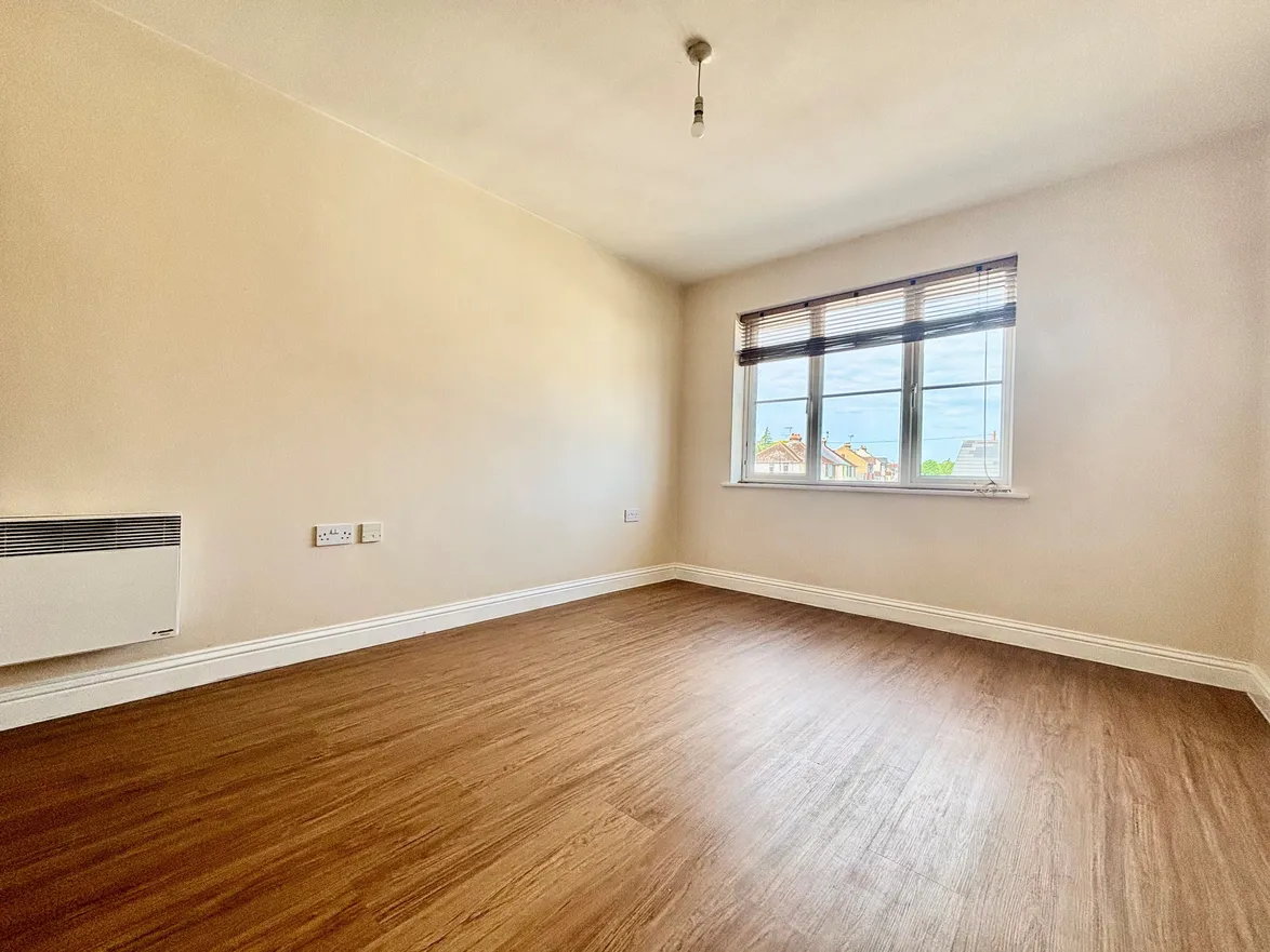 Flat Orchard Street in Rainham