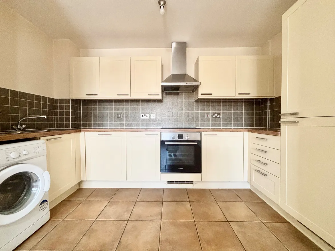 Flat Orchard Street in Rainham