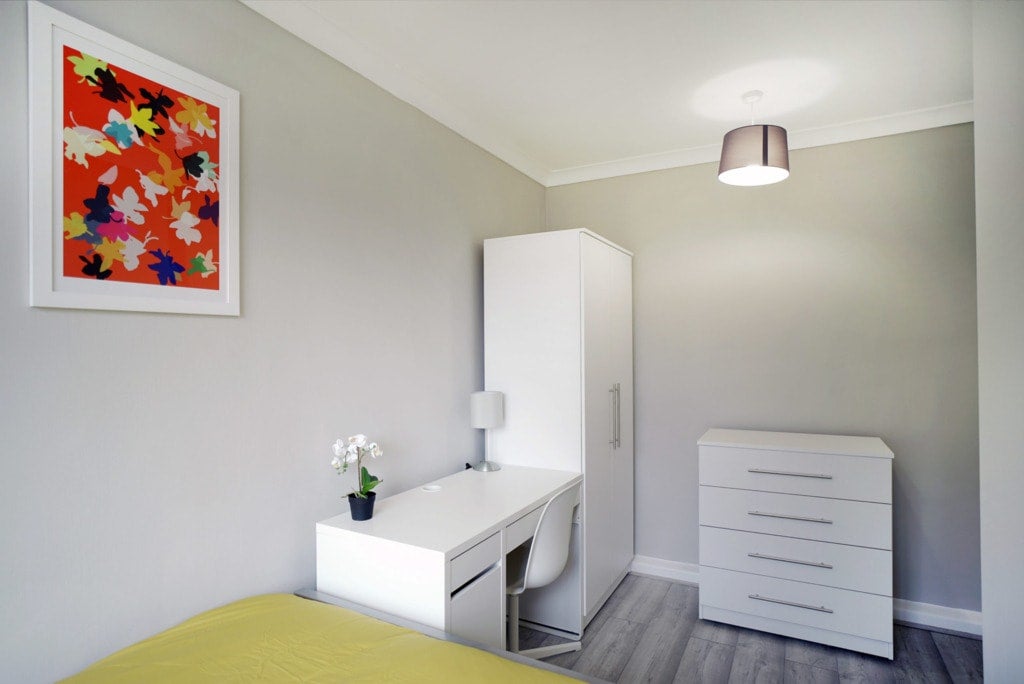 Room Malmesbury Road in Greater London