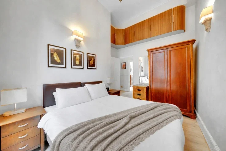 Flat Perham Road in Greater London