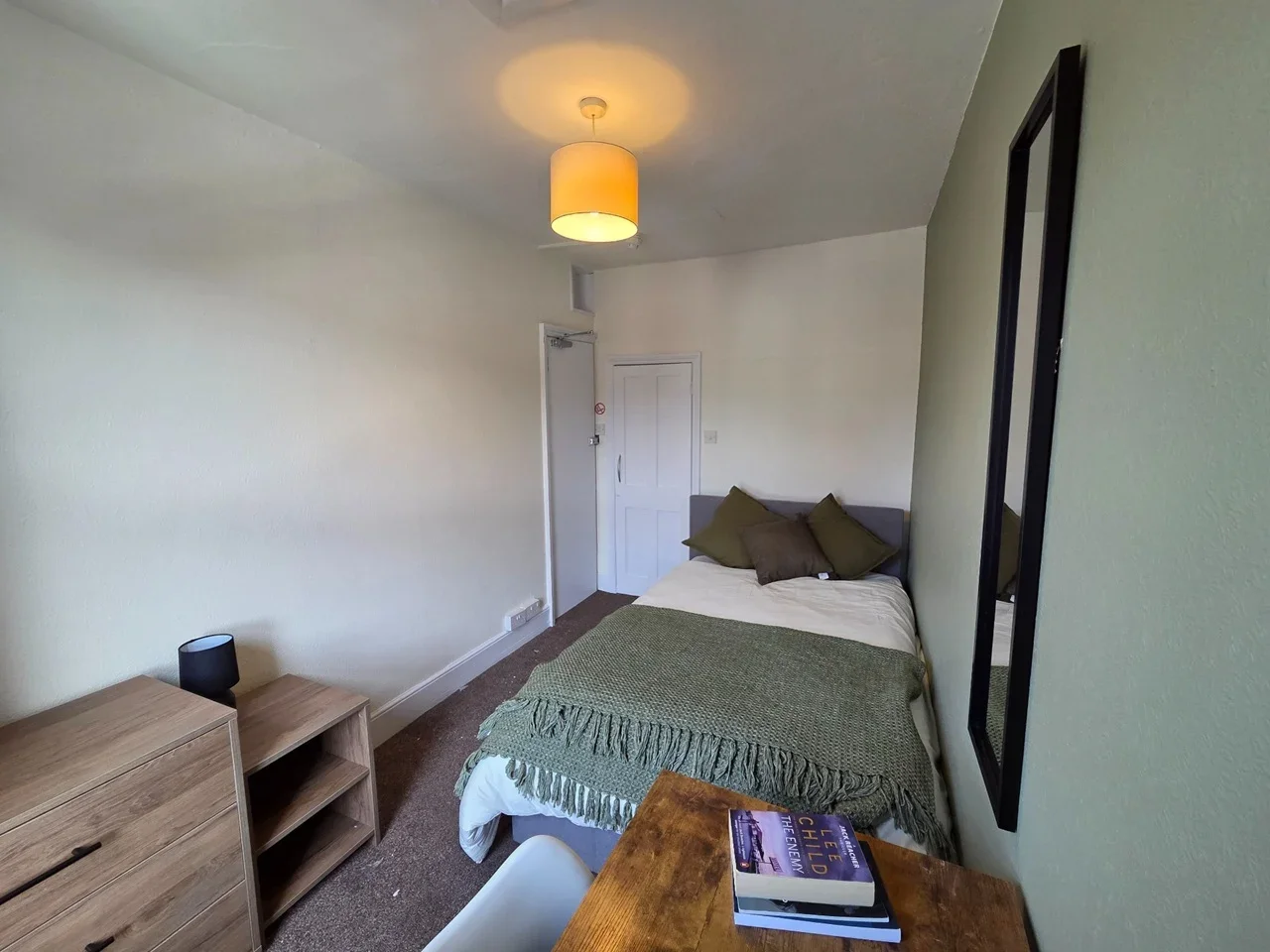 Room Knight Street in Worcester