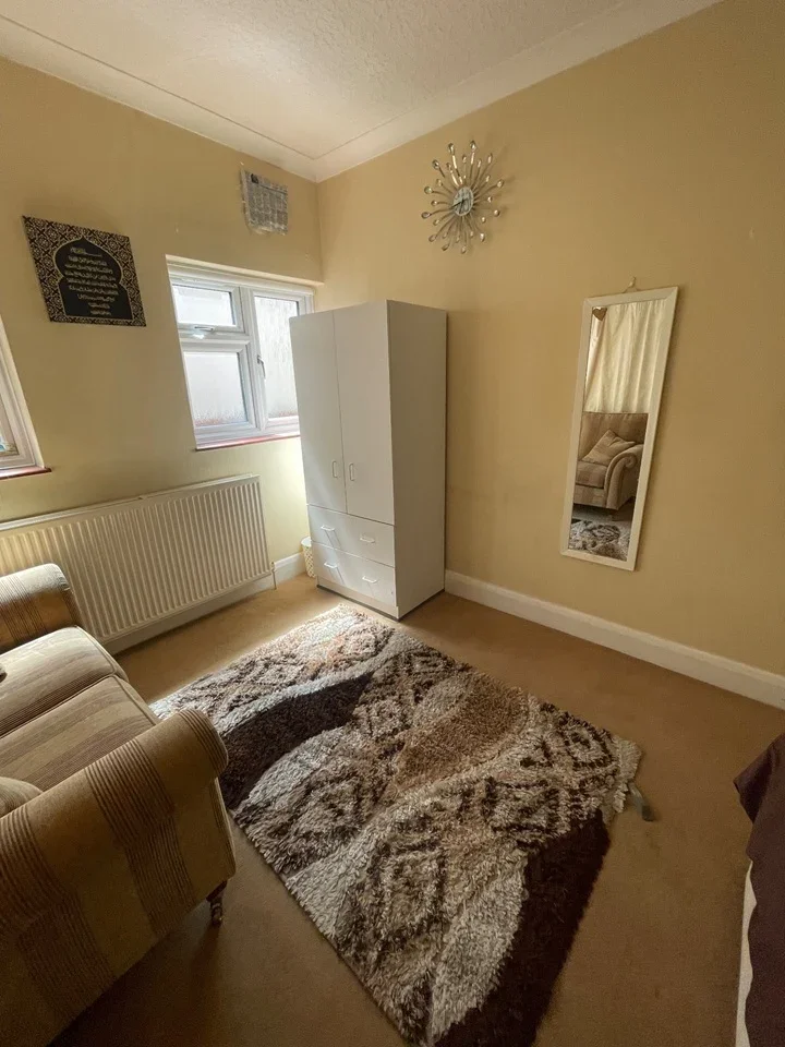 Room Tomswood Hill in Epping Forest