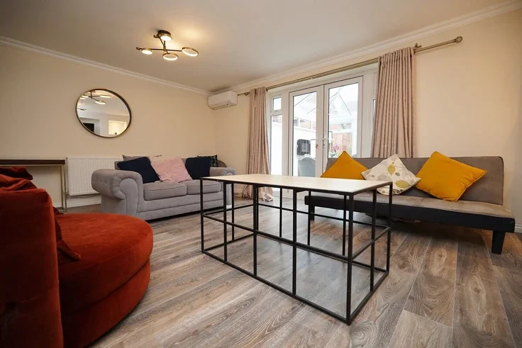 House Page Close in Rugby