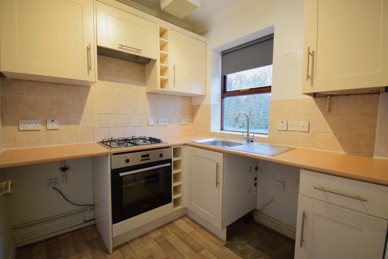 Flat Hardwick Court in Tamworth