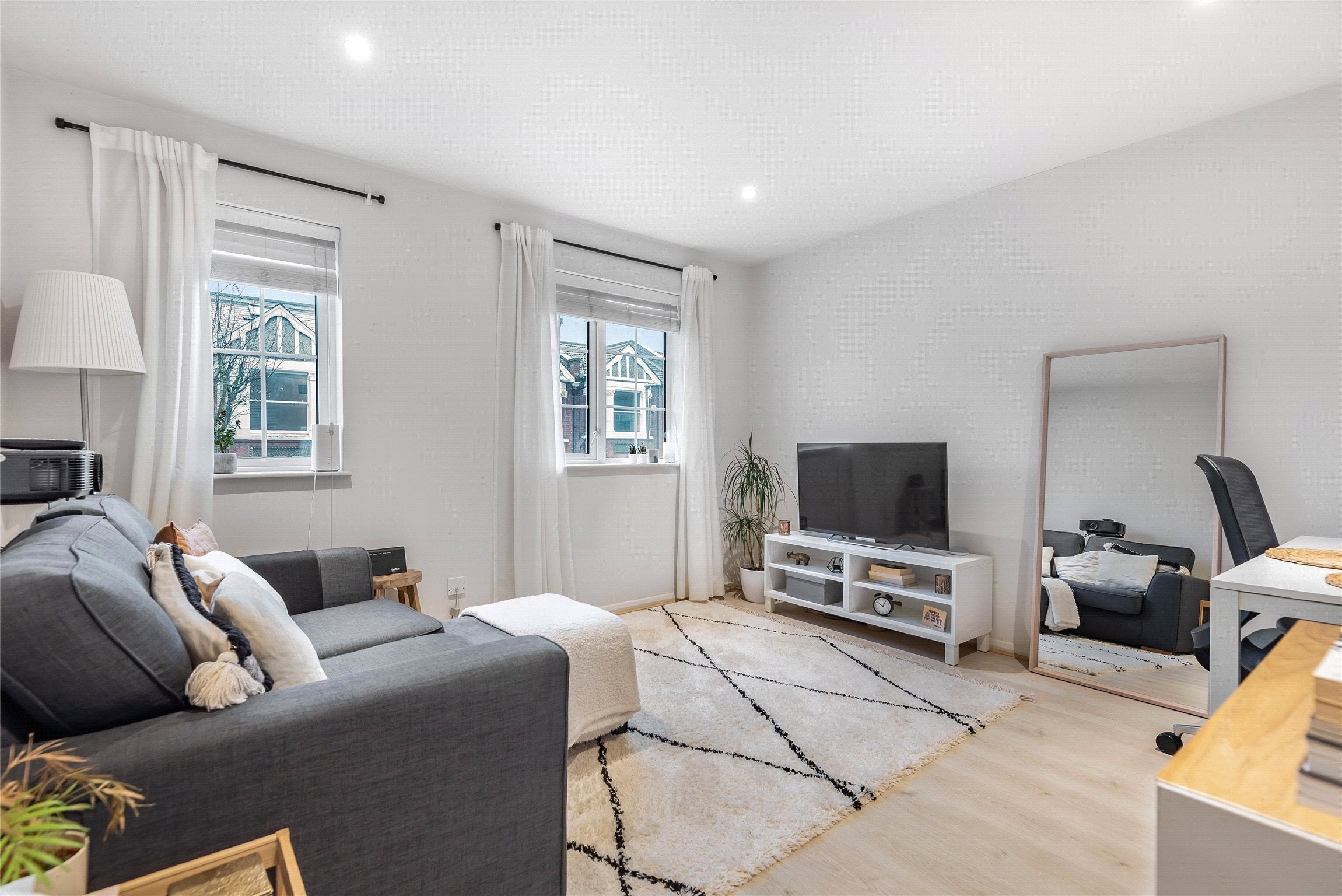 Flat Streatham High Road in Greater London