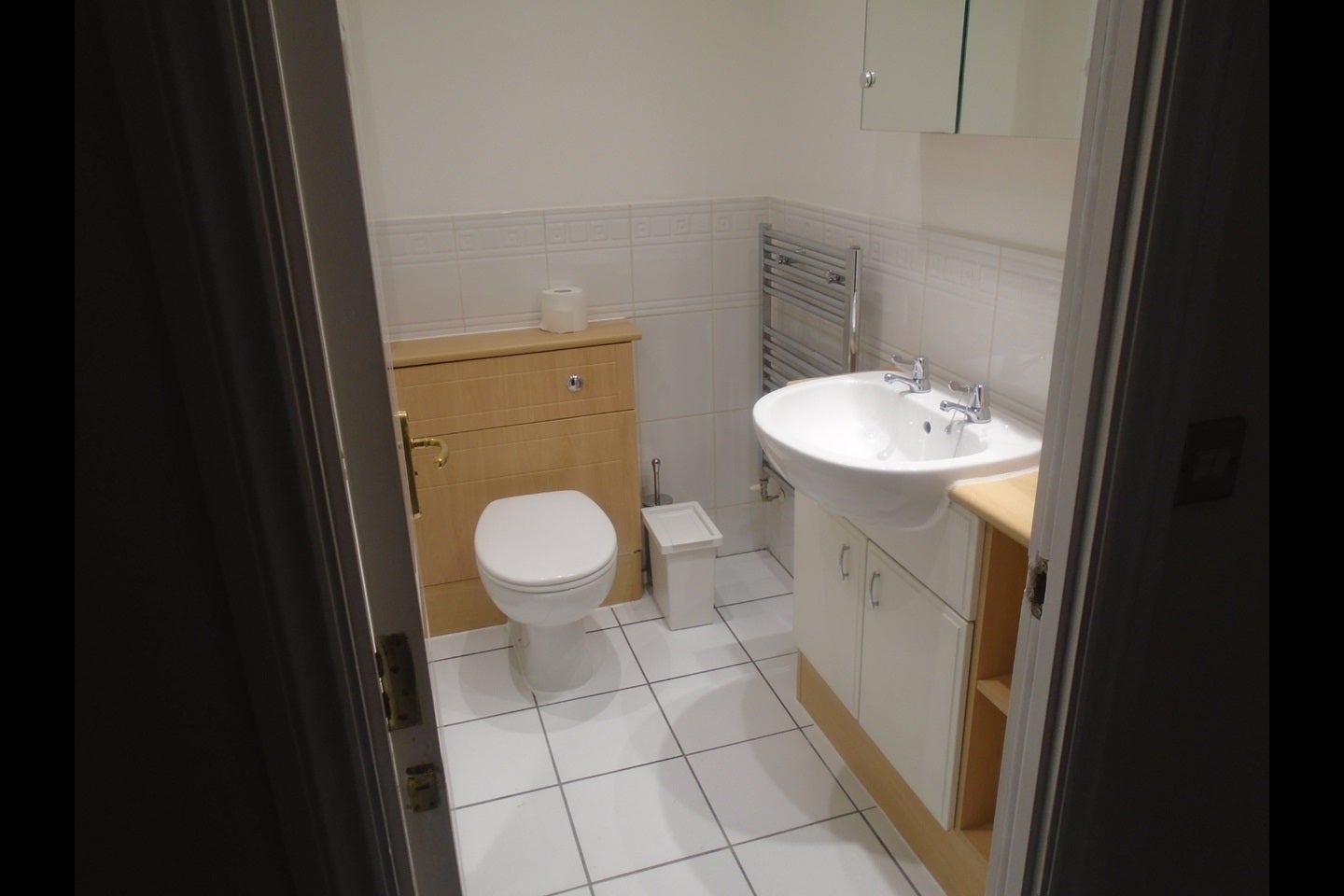 Room Windermere Avenue in Purfleet-on-Thames