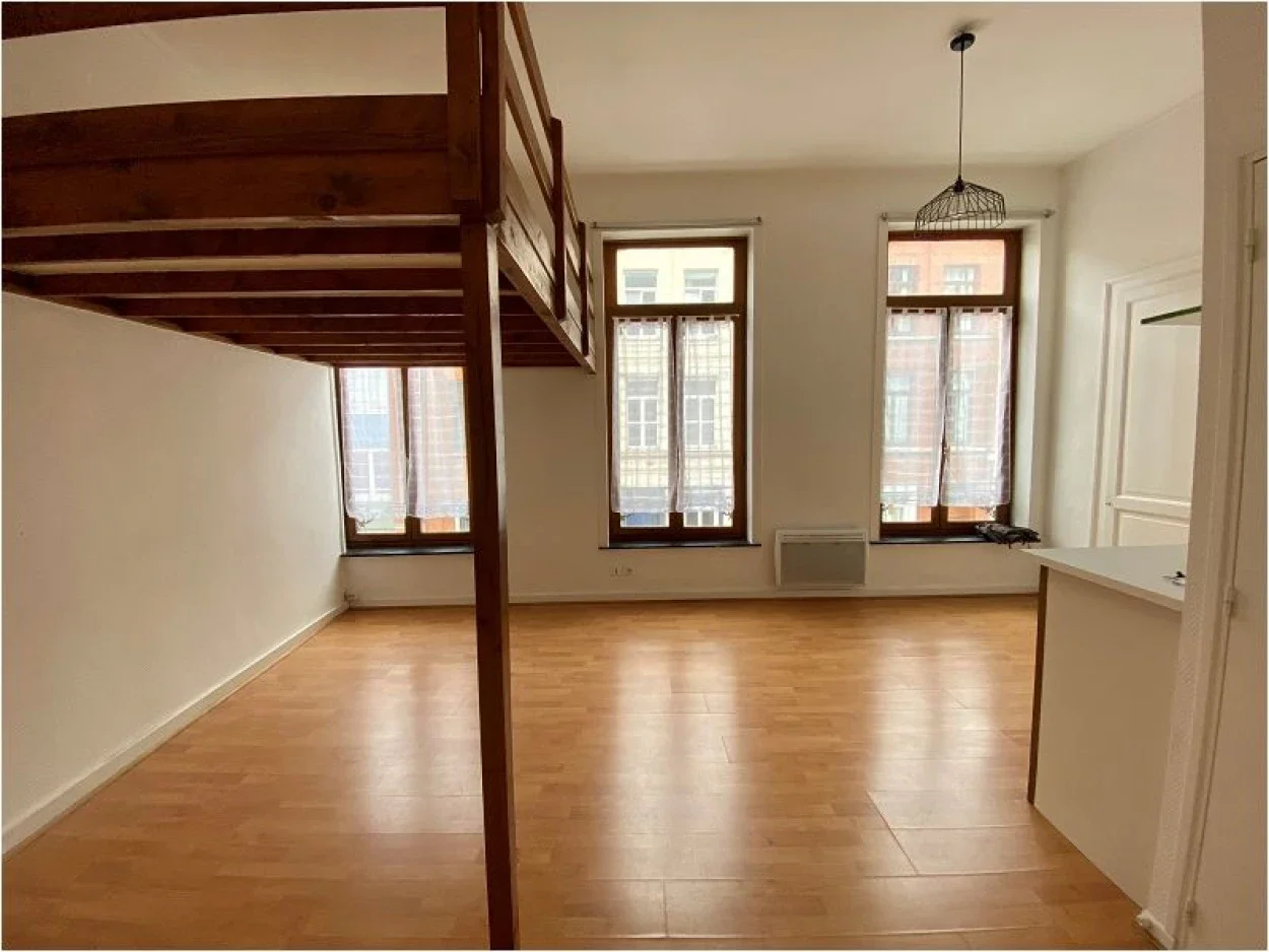 Flat Rue Charles De Muyssart in Lille