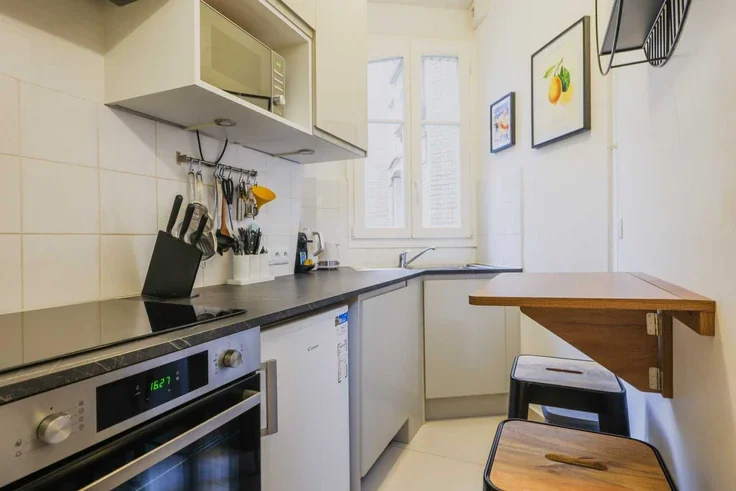 Flat Rue du Rocher in Paris