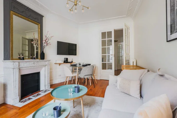 Flat Rue du Rocher in Paris