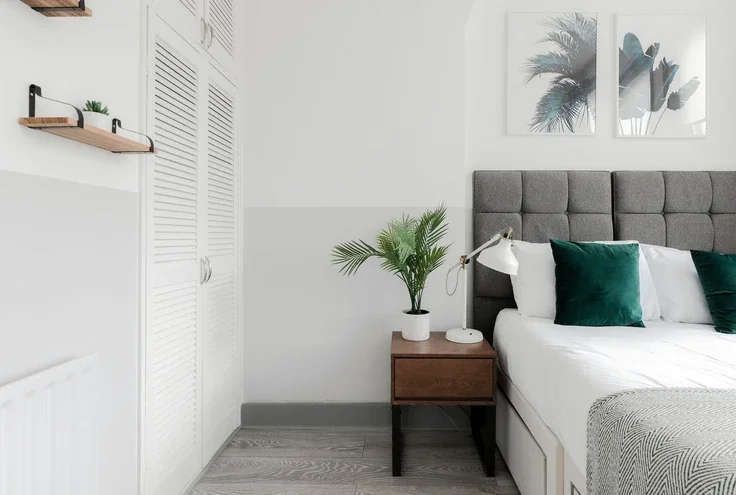 Flat Nevern Road in Greater London