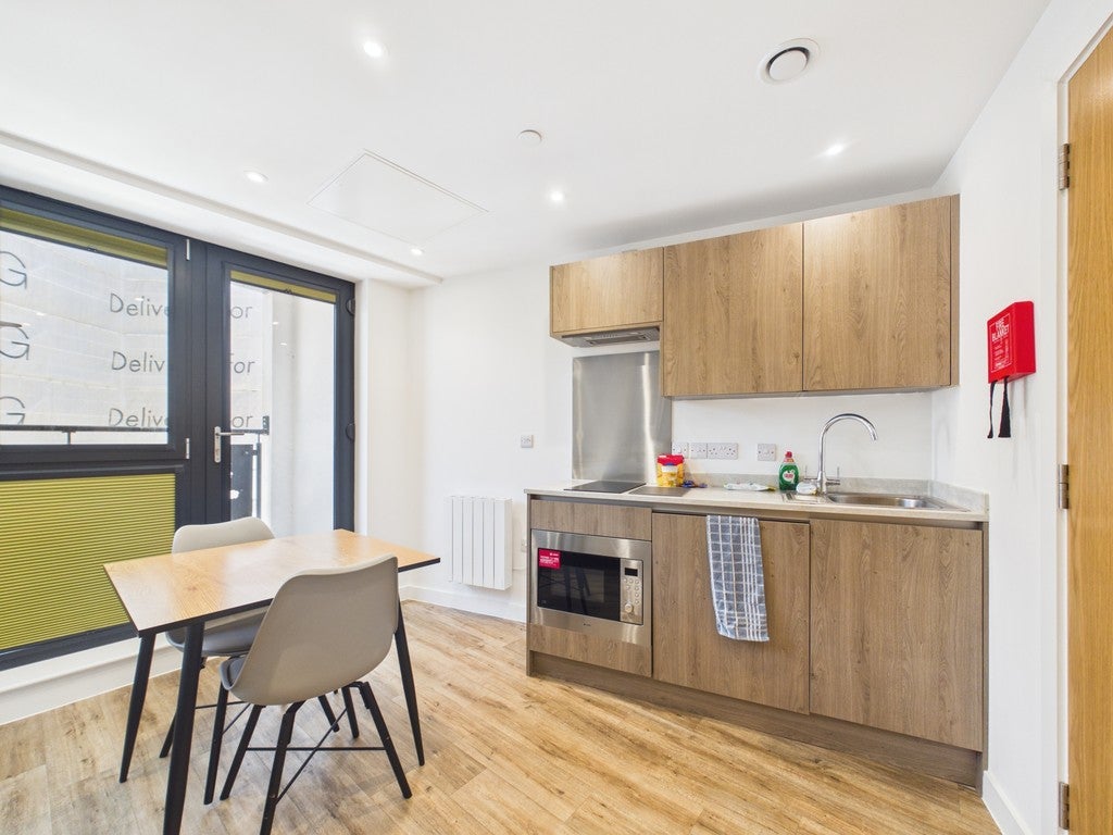 Flat Cherry Lane in Bristol