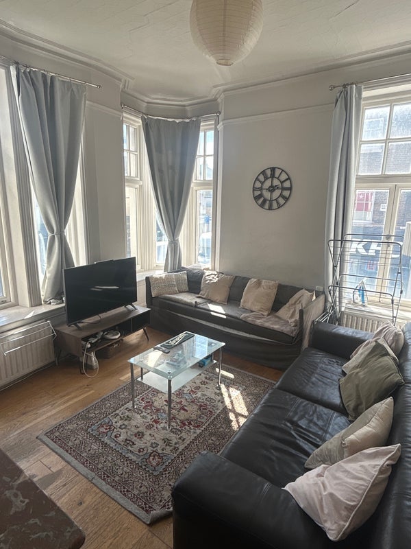 Room Clapham High Street in Greater London