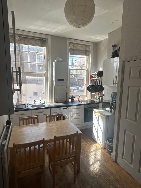 Room Clapham High Street in Greater London