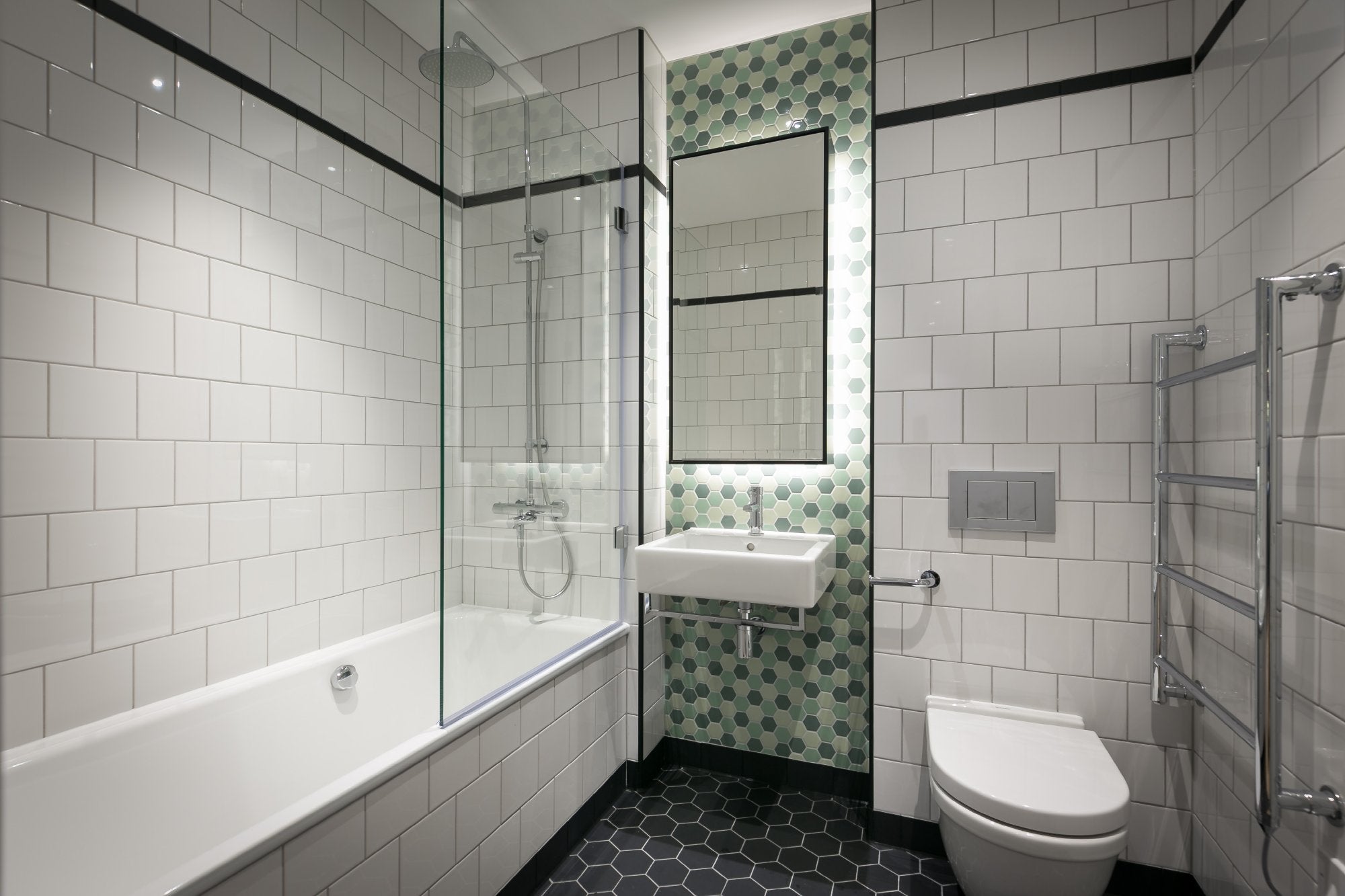 Flat Botanic Square in Greater London