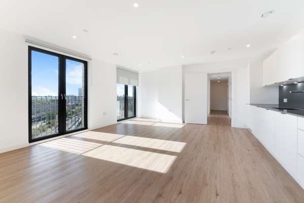 Flat Plaistow Road in Greater London