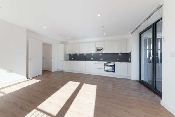 Flat Plaistow Road in Greater London