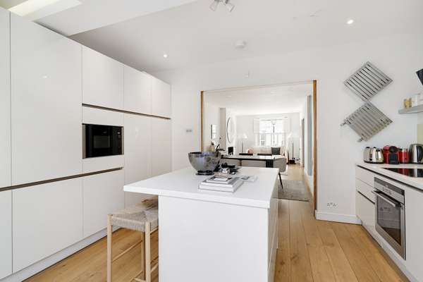 House Radnor Walk in Greater London