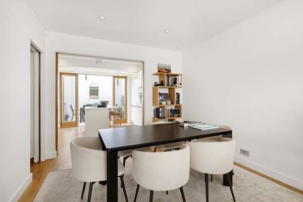 House Radnor Walk in Greater London