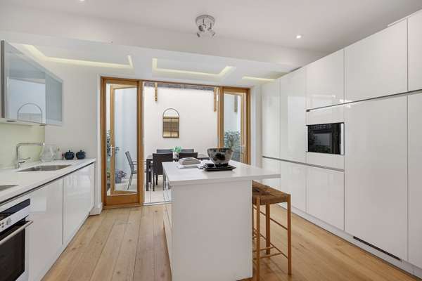 House Radnor Walk in Greater London