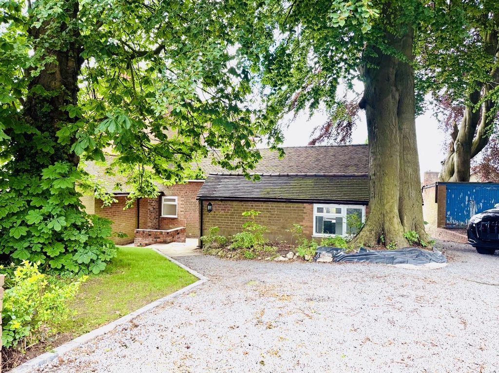 House Park Close in Priorslee Village