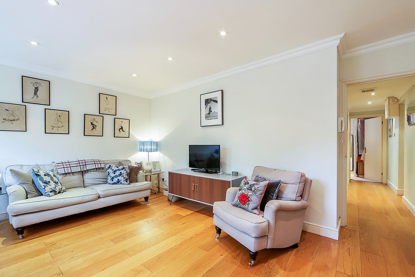 Flat Cedars Road in Greater London