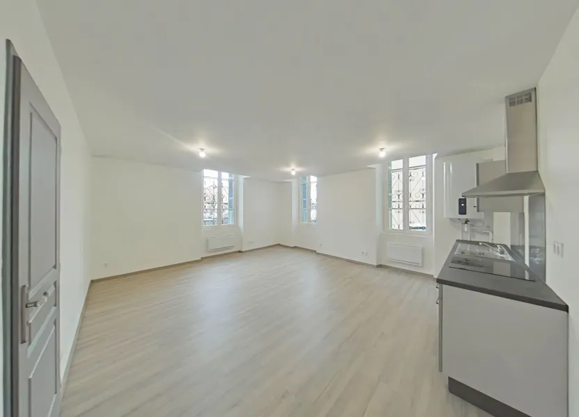 Flat Quai Dauphin in Romans-sur-Isère
